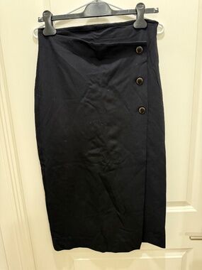 Babaton Midi black skirt